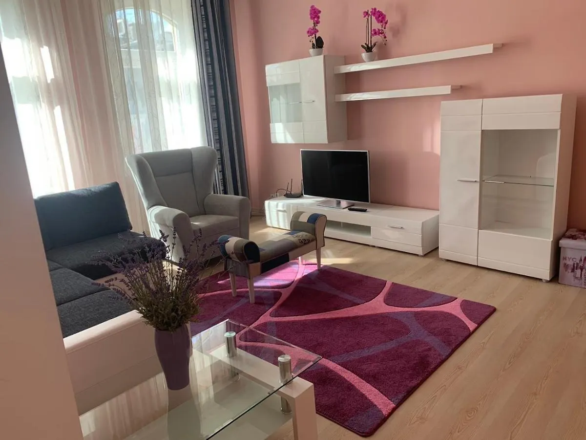 Apartment Zeyerova4 KLV