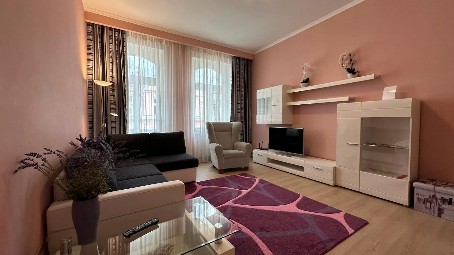 Apartment Zeyerova4 KLV